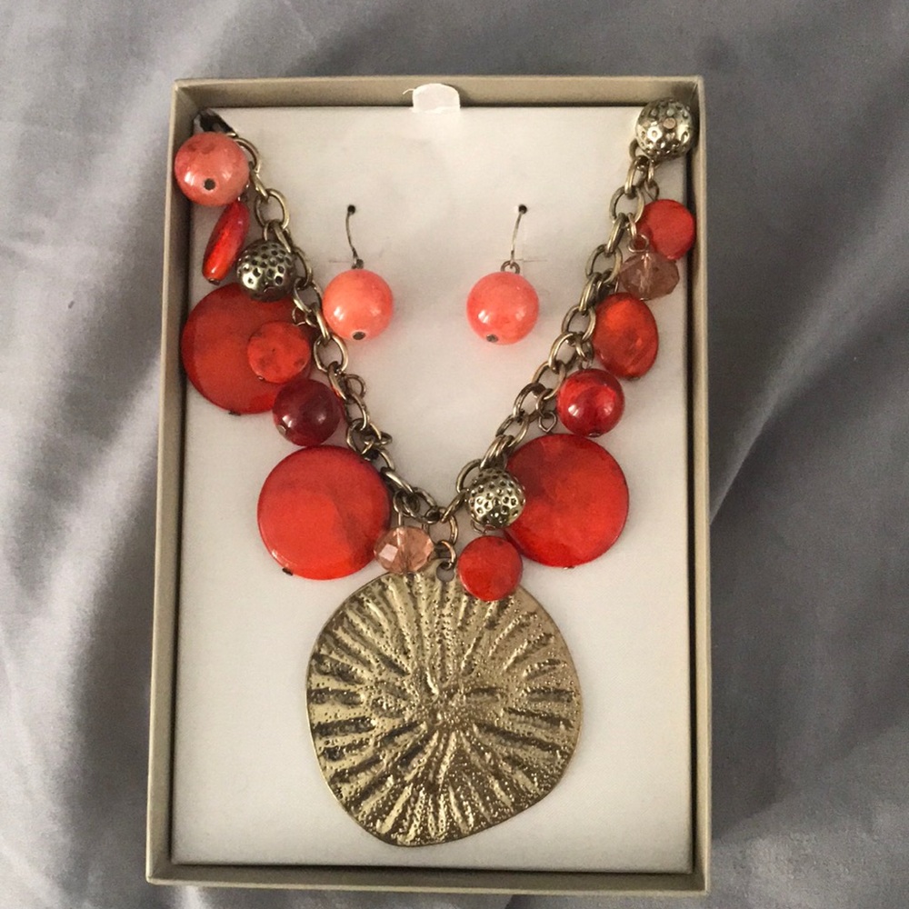 NWT Necklace & Earring Set